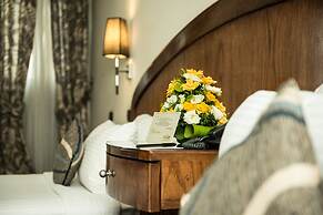 Cherry Maryski Hotel