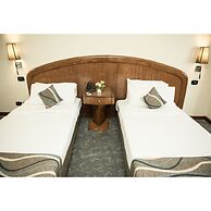 Cherry Maryski Hotel