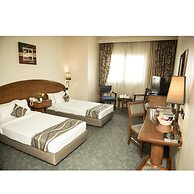 Cherry Maryski Hotel