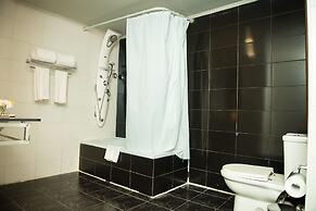 Cherry Maryski Hotel