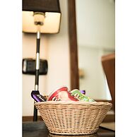 Cherry Maryski Hotel