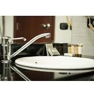 Cherry Maryski Hotel