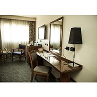 Cherry Maryski Hotel