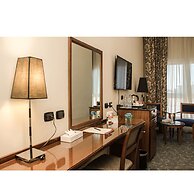 Cherry Maryski Hotel