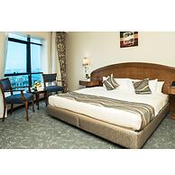 Cherry Maryski Hotel