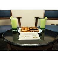 Cherry Maryski Hotel