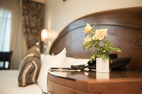 Cherry Maryski Hotel