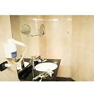 Cherry Maryski Hotel