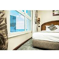 Cherry Maryski Hotel