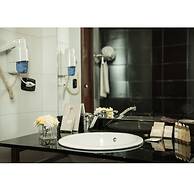 Cherry Maryski Hotel