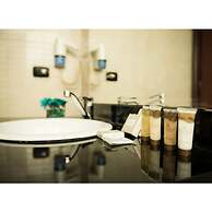 Cherry Maryski Hotel