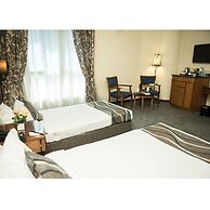 Cherry Maryski Hotel