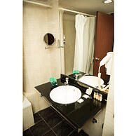 Cherry Maryski Hotel