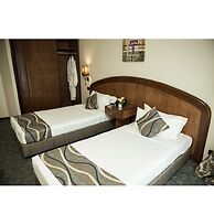 Cherry Maryski Hotel