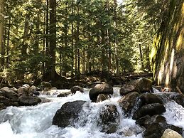 Kokanee Glacier Resort
