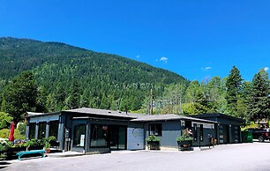 Kokanee Glacier Resort