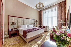 Akyan St. Petersburg