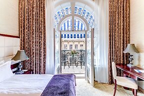 Akyan St. Petersburg