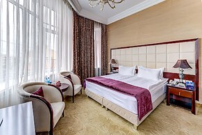 Akyan St. Petersburg