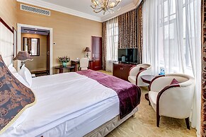 Akyan St. Petersburg