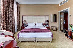 Akyan St. Petersburg