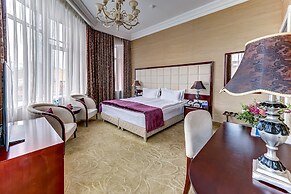 Akyan St. Petersburg