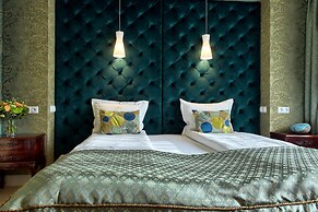 SleepWalker Boutique Suites