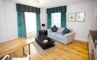 Royal Athenaeum Suites