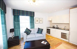 Royal Athenaeum Suites