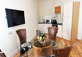 Royal Athenaeum Suites