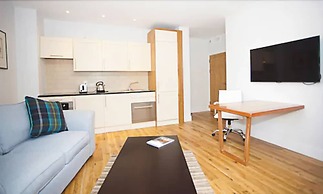 Royal Athenaeum Suites