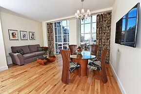 Royal Athenaeum Suites