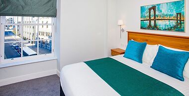 Royal Athenaeum Suites