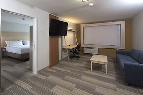 Holiday Inn Express & Suites Monroe by IHG