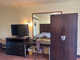 Motel R-100