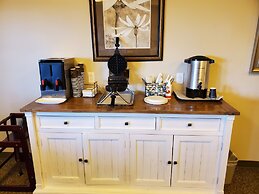 Clarion Hotel & Suites