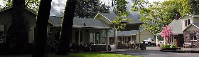 Dunsmuir Lodge