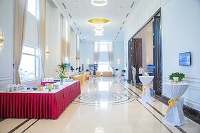 Royal Halong Hotel