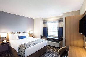 Microtel by Wyndham Vernal / Naples
