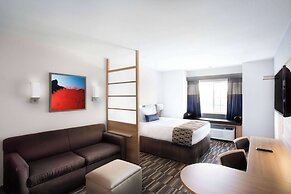 Microtel by Wyndham Vernal / Naples