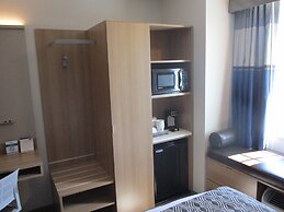 Microtel by Wyndham Vernal / Naples