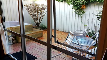 Ann’s Volcanic Motel