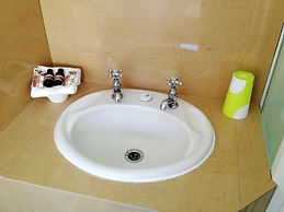 Ann’s Volcanic Motel