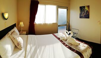 Ann’s Volcanic Motel