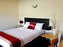 Ann’s Volcanic Motel