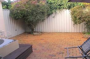 Ann’s Volcanic Motel