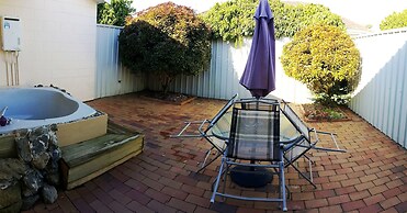 Ann’s Volcanic Motel