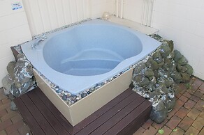 Ann’s Volcanic Motel