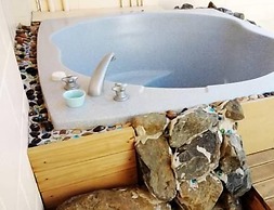 Ann’s Volcanic Motel