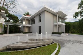 Thanh Tan Hot Springs By Fusion